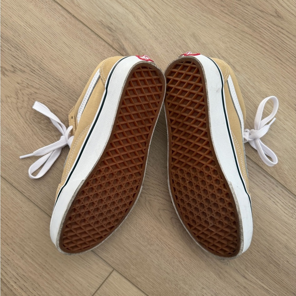 Vans - Picture 3 of 4